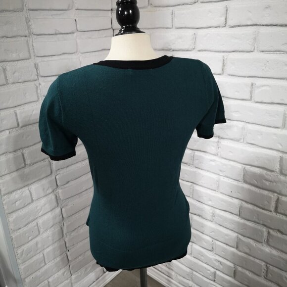 NWOT Ricki's Ladies Size Small Green with Black Trim Short Sleeves Sweater - Picture 2 of 9